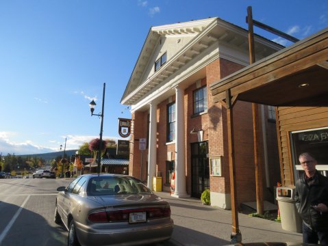 Locals Can't Get Enough Of The Homemade Pies At Loula’s Cafe In Montana