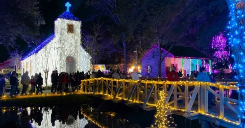 The Christmas Village In Louisiana That Becomes Even More Magical Year After Year