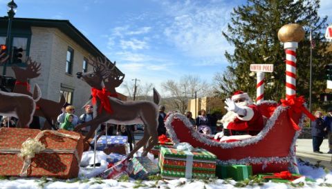 This North Carolina Christmas Town Is Straight Out Of A Norman Rockwell Painting