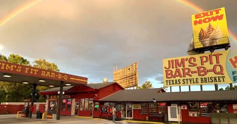 The Best BBQ In Florida Actually Comes From A Small-Town Gas Station