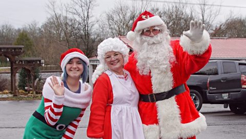 The Charming Small Town In Tennessee Where You Can Still Experience An Old-Fashioned Christmas