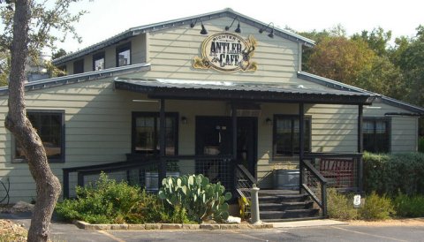 The Chicken-Fried Steak From Ritcher's Antler Cafe In Texas Has A Cult Following, And There's A Reason Why