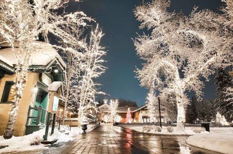 This Idaho Christmas Town Is Straight Out Of A Norman Rockwell Painting