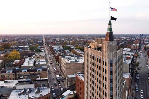 This Iconic Hotel In Illinois Is One Of The Coolest Place You'll Ever Sleep