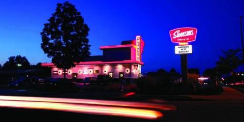 The Galley Boy Cheeseburger From Swensons Drive-In In Ohio Has A Cult Following, And There's A Reason Why