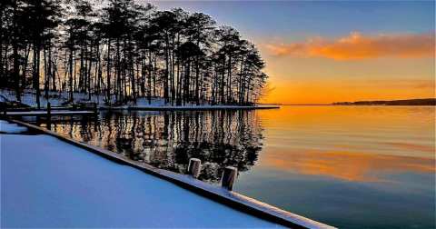 The Small Historic Town In Louisiana That Comes Alive During The Winter Season