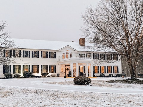 The Connecticut Getaway Where You Can Enjoy Skiing, Snow Tubing, And More This Winter