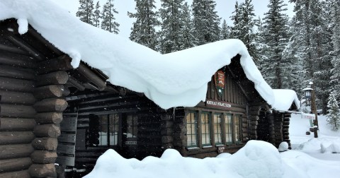 A Winter Getaway To Montana's Snowiest Town Is Nothing Short Of Magical