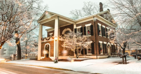 Dahlonega's Old Fashioned Christmas In Georgia Is Straight Out Of A Hallmark Christmas Movie