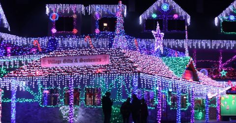 At Christmastime, This Charming English Village In Arizona Is Adorned With Over 500,000 Lights