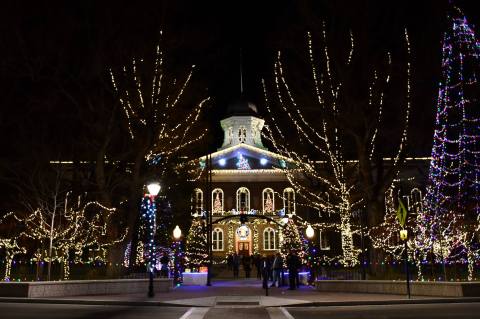 Ogle Victorian Mansions Decked To The Nines On This Victorian Christmas Tour In Nevada