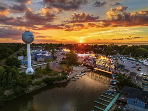 Visit These 12 Incredible Charming Small Towns In Ohio, One For Each Month Of The Year