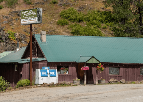 The Breathtaking Waterfall Restaurant In Idaho Where The View Is As Good As The Food