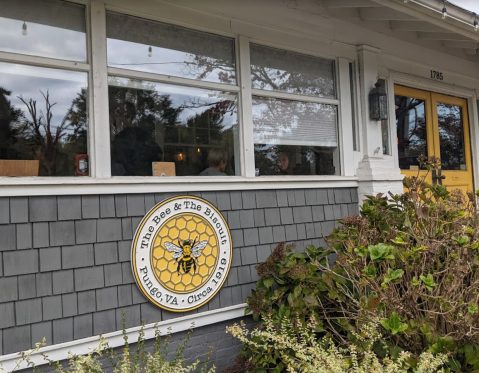 People Drive From All Over For The Homemade Biscuits At This Charming Virginia Restaurant