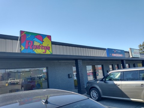 Revisit The Glory Days At This '80s-Themed Ice Cream Shop In Indiana