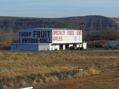 This Amazing Roadside Farmers Market In Washington Is Too Good To Pass Up