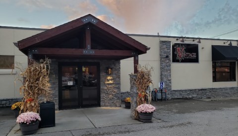 There Is An Enchanting Vintage-Themed Restaurant In West Virginia That You Absolutely Must Visit