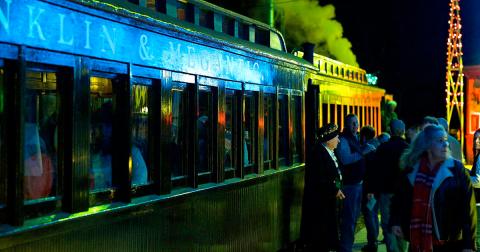 The North Pole Express Train Ride In Maine That's Straight Out Of A Hallmark Christmas Movie