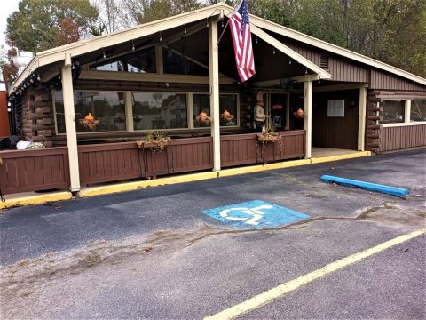 The Unassuming Arkansas Restaurant That Serves The Best Seafood You've Ever Tried