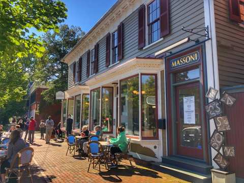 This Walkable Stretch Of Shops And Restaurants In Small-Town Maryland Is The Perfect Day Trip Destination