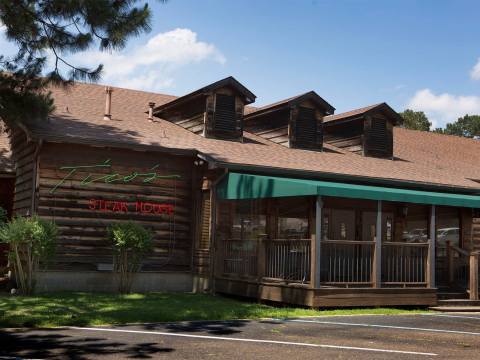 This Tiny But Iconic Steakhouse In Mississippi Is So Worth The Drive It Takes To Get There