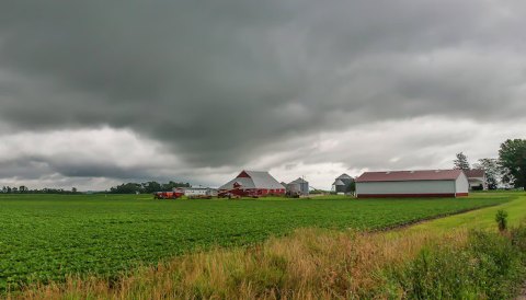 Don’t Put Away That Coat, As Spring 2023 In Iowa Is Predicted To Be Cold And Wet