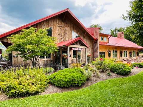 Some Of The Most Mouthwatering BBQ In Pennsylvania Is Served At This Unassuming Local Gem