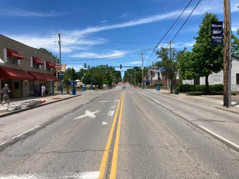 This Walkable Stretch Of Shops And Restaurants In Small-Town Ohio Is The Perfect Day Trip Destination