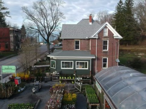 This Greenhouse And Restaurant In West Virginia Is The Most Enchanting Place To Eat