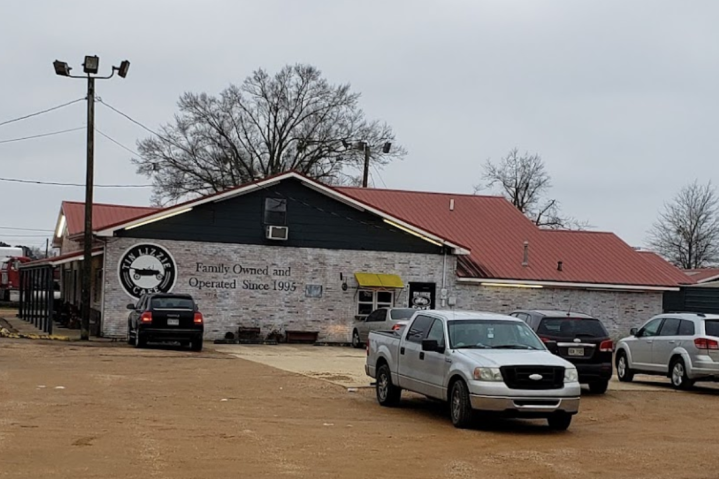 family-friendly restaurant in Mississippi