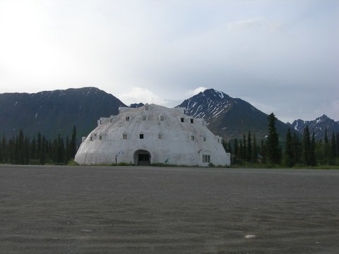 An Eerie Abandoned Hotel In Alaska, Igloo City Is Oddly Fascinating