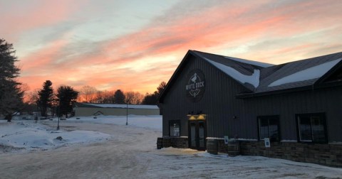 Few People Know One Of The Nicest Restaurants In America Is Hiding In Small-Town Maine