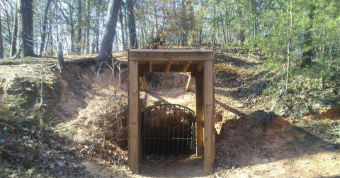 This Hike Into an Abandoned Gold Mine In Georgia Is Terrifyingly Fun