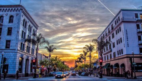 This Walkable Stretch Of Shops And Restaurants In Downtown Ventura in Southern California Is The Perfect Day Trip Destination