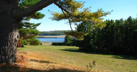 The Abandoned Town In Maine That Most People Stay Far, Far Away From