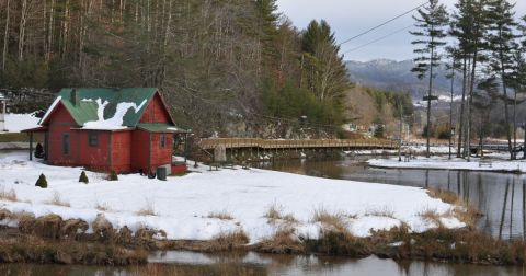 There's Nothing More Enchanting Than A Winter Getaway To This North Carolina Small Town