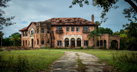 What This Drone Footage Captured At This Abandoned Florida Mansion Is Truly Grim