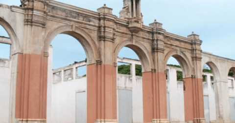 You'll Want To Stay Far Away From This Abandoned School In Hawaii That's Rumored To Be Haunted