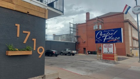 The One Unique Restaurant In Wyoming Where You Can Eat Both Burgers And French Cuisine