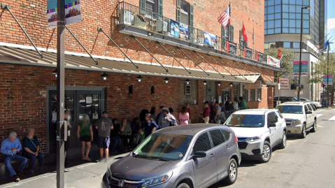 This Tiny Restaurant In Louisiana Always Has A Line Out The Door, And There's A Reason Why