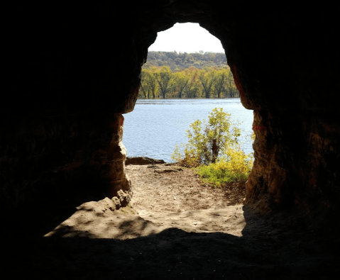 Hike To This Sandy Cave In Minnesota For An Out-Of-This World Experience