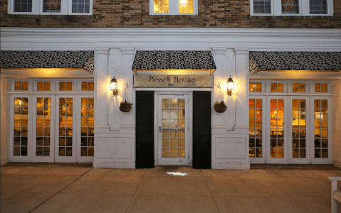 This Beach-Themed Restaurant In Connecticut Will Transport You Straight To The Ocean