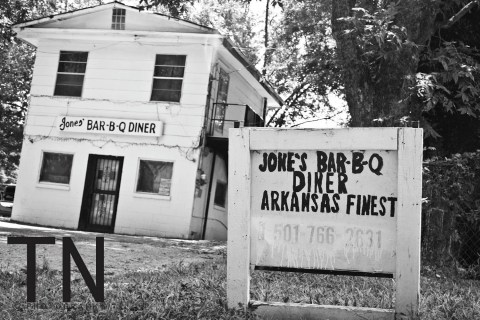 This Tiny Restaurant In Arkansas Always Has A Line Out The Door, And There's A Reason Why