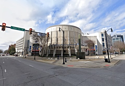 You Can Touch Sharks And Stingrays At The McWane Science Center In Alabama