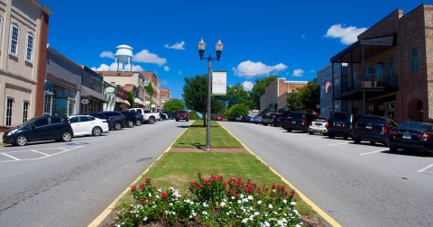 The Unassuming Town Of Senoia, Georgia Is One Of America's Best Hidden Gems For A Weekend Getaway