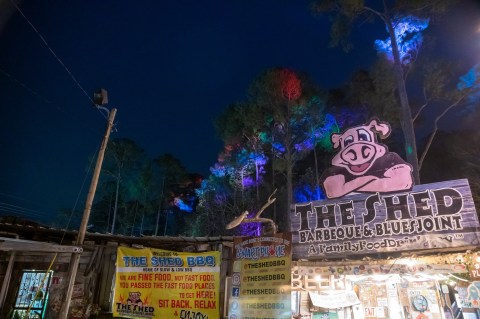 This Rustic Junk Yard Restaurant In Mississippi Serves Up Heaping Helpings Of BBQ