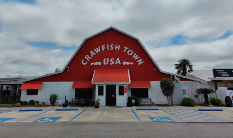 This Rustic Barn Restaurant In Louisiana Serves Up Heaping Helpings Of Cajun Cooking