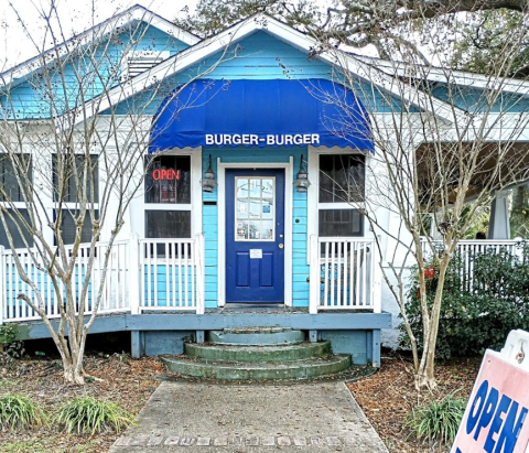 Taste The Best Burgers On The Gulf Coast At This Unassuming Mississippi Burger Joint