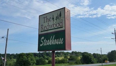 The Unique Restaurant In Iowa Where Every Order Comes With A Free Relish Tray