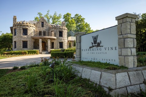 This Castle Restaurant In Kansas Is A Fantasy Come To Life